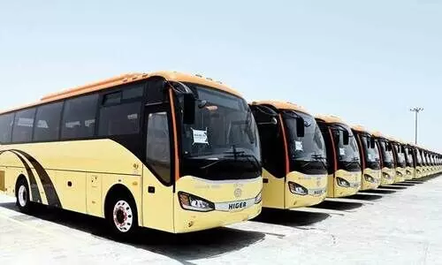 ഒമാൻ നിർമിത ബസുകൾ ഖത്തറിലെത്തിച്ചു