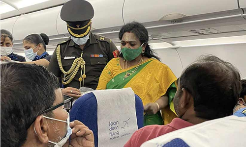 ഇൻഡിഗോ വിമാനത്തിൽ അസുഖബാധിതനായ ഐ.പി.എസ് ഓഫിസറുടെ ജീവൻ രക്ഷിച്ച് തെലങ്കാന ഗവർണർ