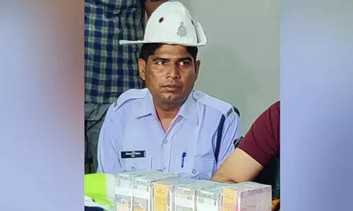 Chhattisgarh Cop Finds ₹ 45 Lakh On Road, Hands It Over At Police Station