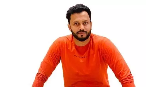 ഇ​ശ​ലൊ​ഴു​കും  യു​വ​ഹൃ​ദ​യം