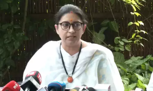 Youth Congress Workers Protest Outside Restaurant Allegedly Owned By Smriti Iranis Daughter