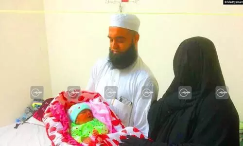 ഹജ്ജിനൊടുവിൽ കൺമണി, ആഹ്ളാദത്തിൽ ഗുജറാത്തി ദമ്പതികൾ