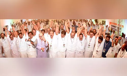 അതൃപ്തരെ തേടി കോൺഗ്രസ്; യു.ഡി.എഫ് വിപുലീകരിക്കും