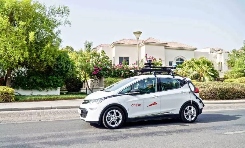 ഡ്രൈ​വ​റി​ല്ലാ ടാ​ക്​​സി​ക​ൾ​ക്ക്​ റോ​ഡ്​​മാ​പ്പ് ഒ​രു​ക്കാ​ൻ ഇ-​കാ​റു​ക​ൾ നി​ര​ത്തി​ൽ