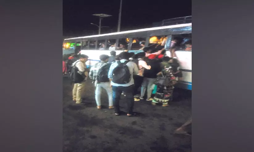 പാണത്തൂർ സംസ്ഥാനപാത; രാത്രി ബസില്ല, പെരുവഴി തുണ പാണത്തൂർ സംസ്ഥാനപാത; രാത്രി ബസില്ല, പെരുവഴി തുണ