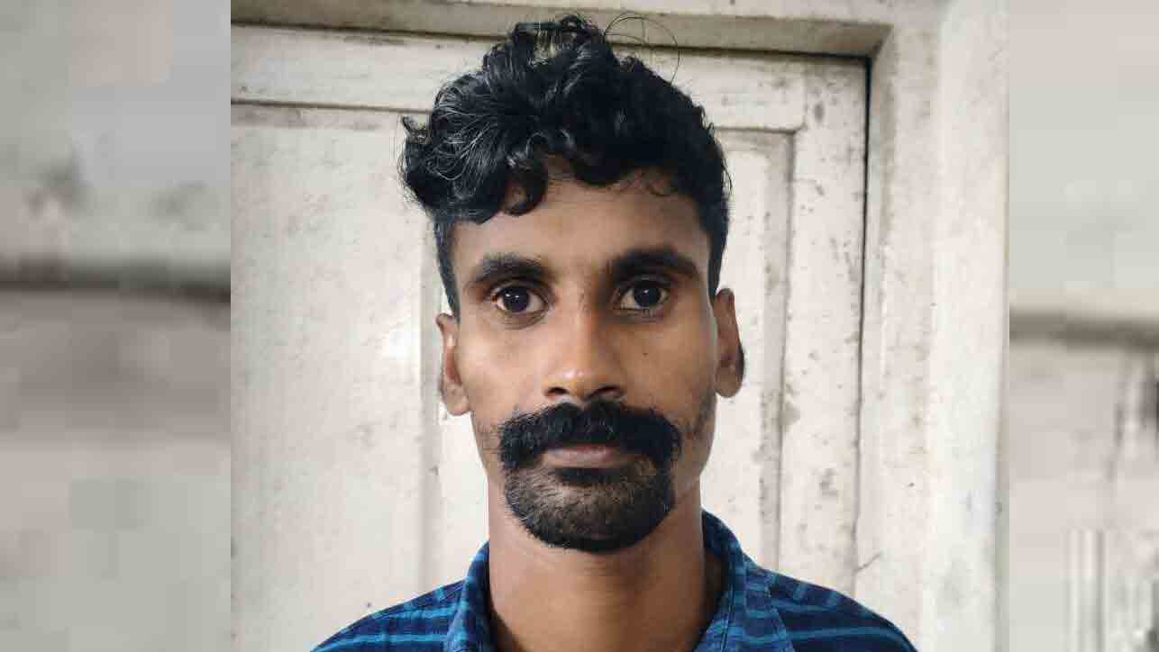 നഗ്നത പ്രദർശിപ്പിച്ച് ലൈംഗികാതിക്രമം നടത്താൻ ശ്രമിച്ച യുവാവ് അറസ്റ്റിൽ നഗ്നത പ്രദർശിപ്പിച്ച് ലൈംഗികാതിക്രമം നടത്താൻ ശ്രമിച്ച യുവാവ് അറസ്റ്റിൽ