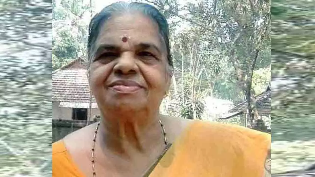 മകന്റെ സംസ്കാര ചടങ്ങിനിടെ മാതാവ് കുഴഞ്ഞുവീണ് മരിച്ചു മകന്റെ സംസ്കാര ചടങ്ങിനിടെ മാതാവ് കുഴഞ്ഞുവീണ് മരിച്ചു