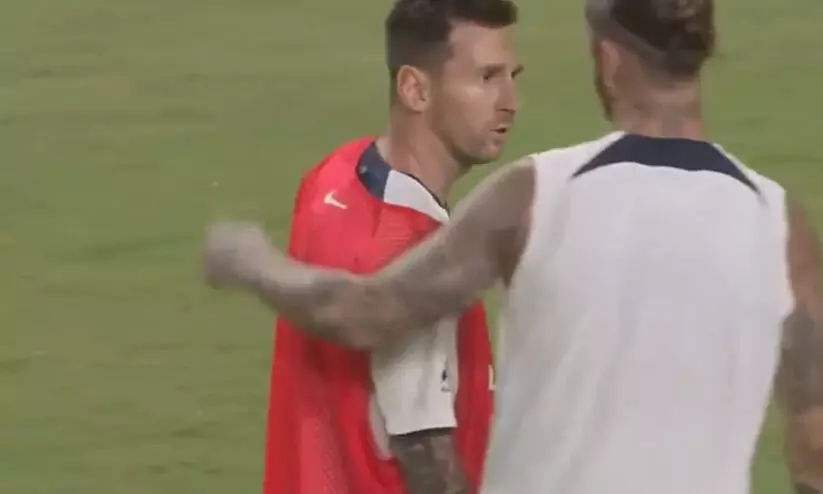 പരിശീലനത്തിനിടെ കൊമ്പുകോർത്ത് റാമോസും മെസ്സിയും..ഇവരുടെ കലിപ്പടങ്ങിയില്ലേ? എന്ന് നെറ്റിസൺസ് -വിഡിയോ പരിശീലനത്തിനിടെ കൊമ്പുകോർത്ത് റാമോസും മെസ്സിയും..ഇവരുടെ കലിപ്പടങ്ങിയില്ലേ? എന്ന് നെറ്റിസൺസ് -വിഡിയോ