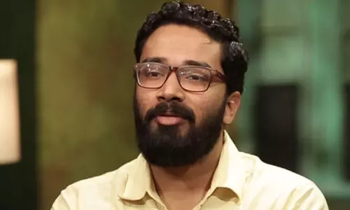 കലക്ടർ ദാ വന്നു... ദേ പോയി