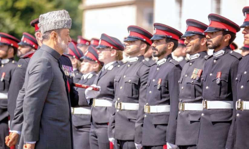 ബ്രിട്ടനിലെ റോയൽ മിലിട്ടറി അക്കാദമി ബിരുദദാന ചടങ്ങ്; സുൽത്താൻ പങ്കാളിയായി