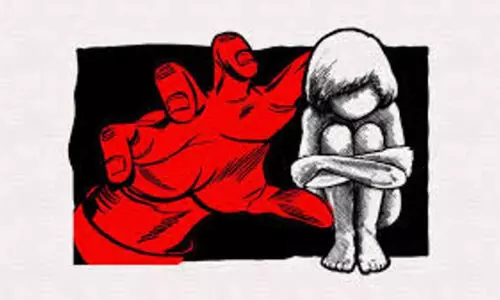 കടയിൽ ഒളികാമറ; ജീവനക്കാരനെതിരെ കേസ്