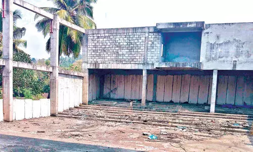 ടൗൺഹാളിന് ചെലവിട്ട 1.85 കോടിക്ക് കൂടി നഗരസഭക്ക് നോട്ടിസ്