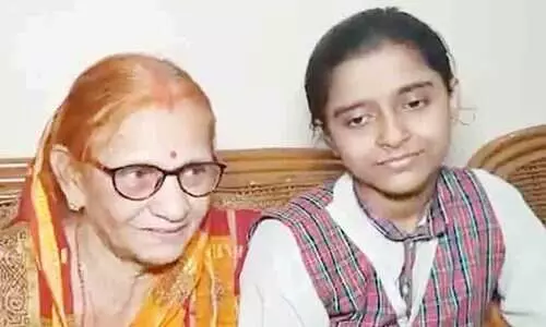 അമ്മ ചെറുപ്പത്തിലേ മരിച്ചു, അച്ഛനുപേക്ഷിച്ചു; സി.ബി.എസ്.ഇ 10ാം ക്ലാസ് പരീക്ഷയിൽ 99.4 ശതമാനം മാർക്കുമായി ശ്രീജ