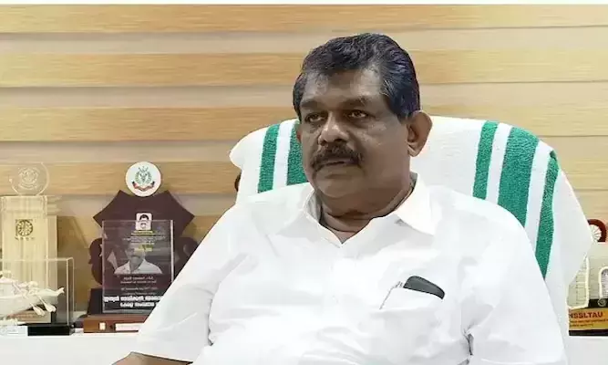 അഞ്ചാം ക്ലാസുകാരന് റാഗിങ്; കോട്ടൺഹിൽ സ്കൂളിൽ മന്ത്രി ആന്റണി രാജുവിനെ തടഞ്ഞ് രക്ഷിതാക്കൾ