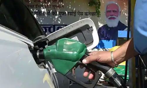 ഒരു വർഷത്തിനിടെ പെട്രോൾ വില വർധിപ്പിച്ചത് 78 തവണ ഒരു വർഷത്തിനിടെ പെട്രോൾ വില വർധിപ്പിച്ചത് 78 തവണ