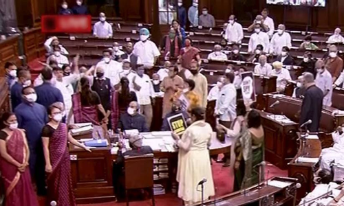 സഭയിൽ ഏറ്റുമുട്ടലിന് ആക്കംകൂട്ടി സസ്പെൻഷൻ