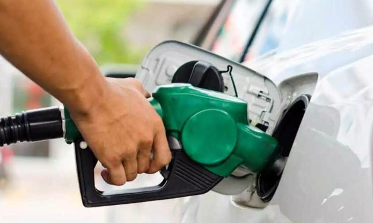 ഡൽഹിയിൽ പെട്രോളടിക്കാൻ മലിനീകരണ നിയന്ത്രണ സർട്ടിഫിക്കറ്റ് നിർബന്ധം