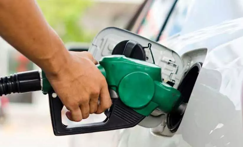 ഡൽഹിയിൽ പെട്രോളടിക്കാൻ മലിനീകരണ നിയന്ത്രണ സർട്ടിഫിക്കറ്റ് നിർബന്ധം