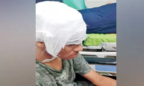 വീട്ടിൽ അതിക്രമിച്ചുകയറി വീട്ടമ്മയെയും മകനെയും ആക്രമിച്ചു