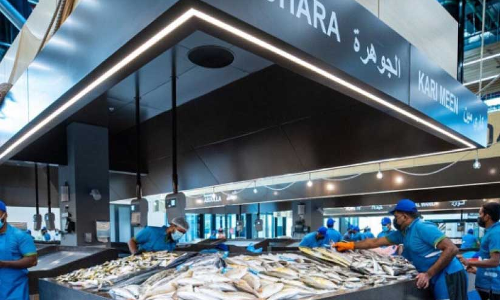 അബൂദബി മിനയില്‍ പുതിയ ഫിഷ് മാര്‍ക്കറ്റ് തുറന്നു