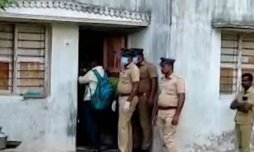 കൂലിപ്പണിക്കാരനെ പ്രണയിച്ചു വിവാഹം ചെയ്ത മകളെയും ഭർത്താവിനെയും പിതാവ് വീട്ടിൽ കയറി വെട്ടിക്കൊന്നു