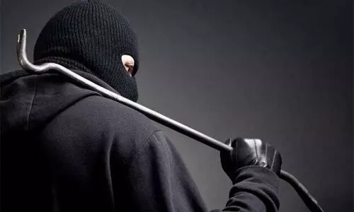 മോഷണക്കേസിൽ രണ്ടുപേർ അറസ്റ്റിൽ മോഷണക്കേസിൽ രണ്ടുപേർ അറസ്റ്റിൽ