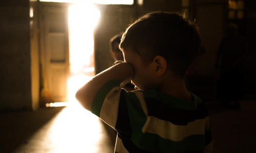 അമ്മയെ കാണാൻ ആഗ്രഹിച്ച കുട്ടിയെ അച്ഛൻ സിഗററ്റ് കൊണ്ട് പൊള്ളിച്ചു