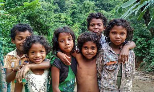 ആദിവാസി വിദ്യാർഥികളുടെ കൊഴിഞ്ഞ് പോക്ക് : വയനാട്ടിലും മലപ്പുറത്തും കൂടുതൽ