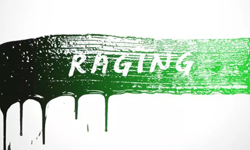 തലയണയുമായും സുഹൃത്തുക്കളുമായും ലൈംഗിക ബന്ധത്തിലേർപ്പെടുവിച്ചു: മെഡിക്കൽ കോളജ് റാഗിംഗ് ഭീകരത തലയണയുമായും സുഹൃത്തുക്കളുമായും ലൈംഗിക ബന്ധത്തിലേർപ്പെടുവിച്ചു: മെഡിക്കൽ കോളജ് റാഗിംഗ് ഭീകരത