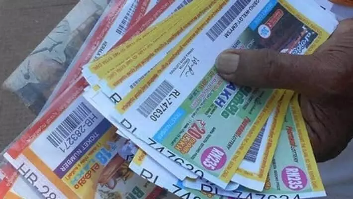 വ്യാ​ജ ലോ​ട്ട​റി: വ​ൻ​തോ​തി​ൽ പ​ണം ചോ​ർ​ത്തു​ന്നു; ന​ട​പ​ടി ശ​ക്ത​മാ​ക്കാ​തെ പൊ​ലീ​സ്