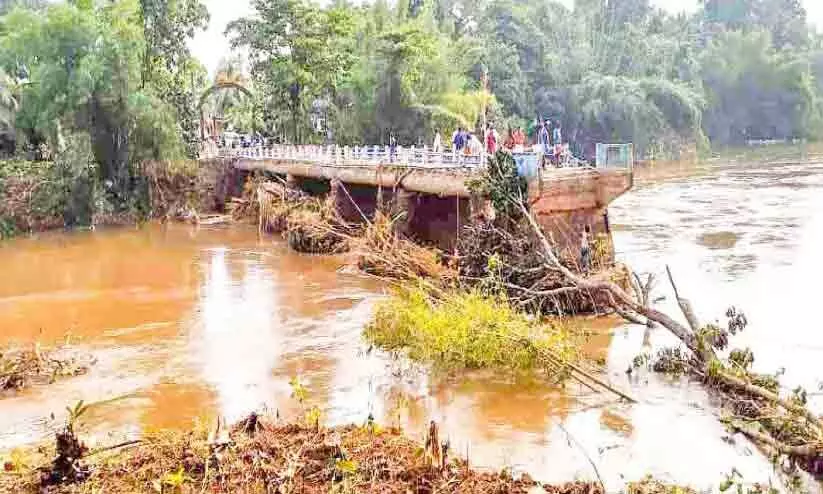 കോമളം പാലം പുനർനിർമാണം; ​10.18 കോടിയുടെ ഭരണാനുമതി