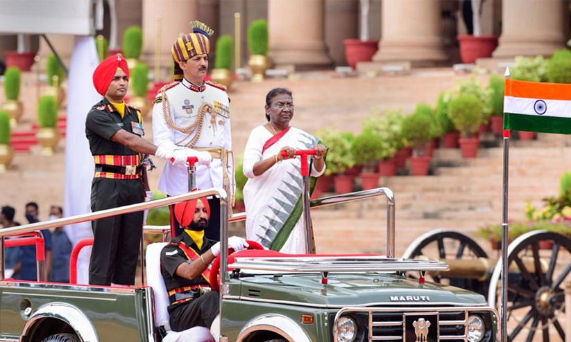 വെജിറ്റബിൾ സൂപ്പ്, പാലക് പനീർ, ദാൽ... ദ്രൗപതി മുർമുവിനൊപ്പം ഭക്ഷണം കഴിച്ച നിർവൃതിയിൽ മയൂർബഞ്ചിലെ ഗോത്രവർഗ വിഭാഗക്കാർ വെജിറ്റബിൾ സൂപ്പ്, പാലക് പനീർ, ദാൽ... ദ്രൗപതി മുർമുവിനൊപ്പം ഭക്ഷണം കഴിച്ച നിർവൃതിയിൽ മയൂർബഞ്ചിലെ ഗോത്രവർഗ വിഭാഗക്കാർ