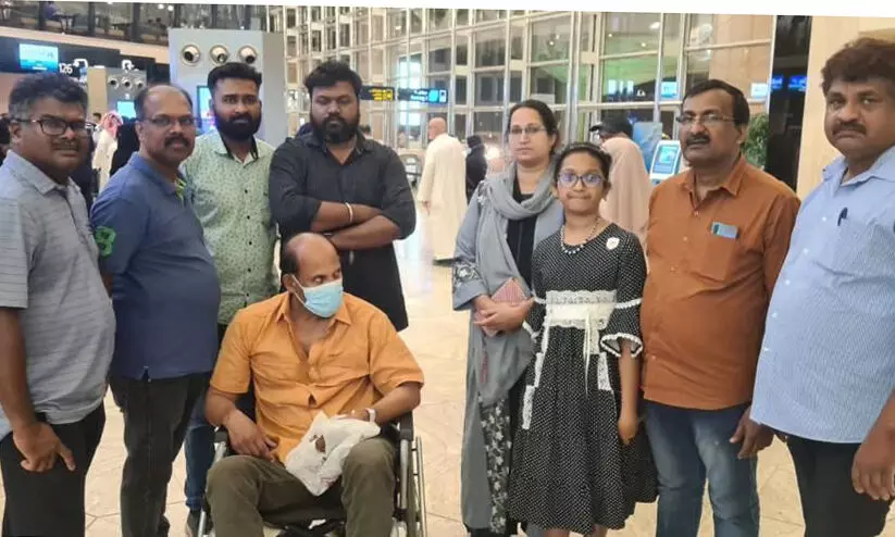 പക്ഷാഘാതമുണ്ടായി സൗദിയിൽ ചികിത്സയിലിരുന്ന മലയാളിയെ നാട്ടിലെത്തിച്ചു