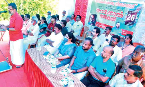 അധ്യാപകർ കൈകോർത്തു; വിദ്യാർഥിനിക്ക് വീടൊരുങ്ങി അധ്യാപകർ കൈകോർത്തു; വിദ്യാർഥിനിക്ക് വീടൊരുങ്ങി