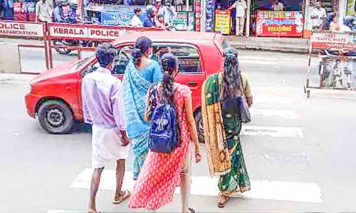അശാസ്ത്രീയമായി സ്ഥാപിച്ച ഡിവൈഡറുകൾ; മുണ്ടക്കയത്ത് അപകടങ്ങൾ വർധിക്കുന്നു അശാസ്ത്രീയമായി സ്ഥാപിച്ച ഡിവൈഡറുകൾ; മുണ്ടക്കയത്ത് അപകടങ്ങൾ വർധിക്കുന്നു