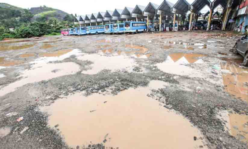 നഗരസഭ ബസ് സ്റ്റാൻഡ്​​ യാർഡ് നിർമാണം