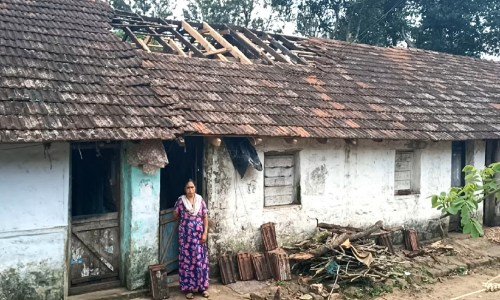 ലയം നന്നാക്കാത്തതിനെതിരെ പരാതിപ്പെട്ട  സ്ത്രീ തൊഴിലാളിയോട് പ്രതികാര നടപടിയെന്ന്​