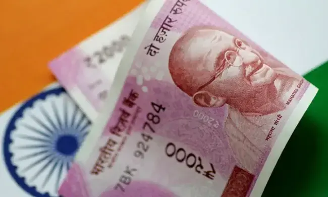 രൂപയുടെ മൂല്യം വീണ്ടും ഇടിഞ്ഞു