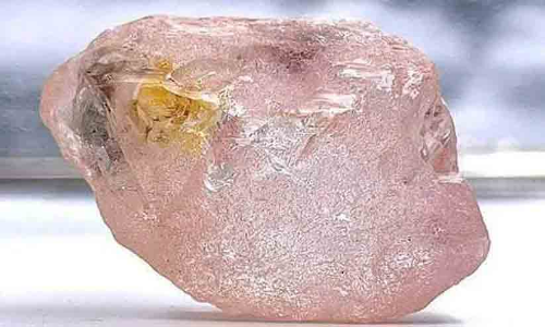 അംഗോളയിൽ അപൂർവ പിങ്ക് വജ്രം കണ്ടെത്തി