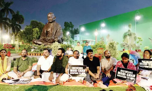 ആപ്​ നേതാവ്​ സഞ്ജയ്​ സിങ്ങും പുറത്ത്​; രാ​ജ്യ​സ​ഭ​യി​ൽ സ​സ്​​പെ​ൻ​ഷ​നി​ലാ​യ എം.​പി​മാ​ർ 20 ആ​യി