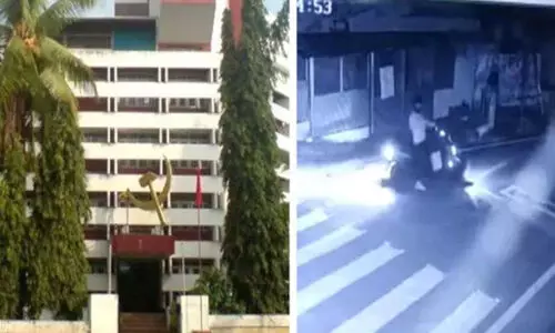 എ.കെ.ജി സെന്റർ ആക്രമണം: അന്വേഷണം ക്രൈംബ്രാഞ്ച് ഏറ്റെടുത്തു എ.കെ.ജി സെന്റർ ആക്രമണം: അന്വേഷണം ക്രൈംബ്രാഞ്ച് ഏറ്റെടുത്തു