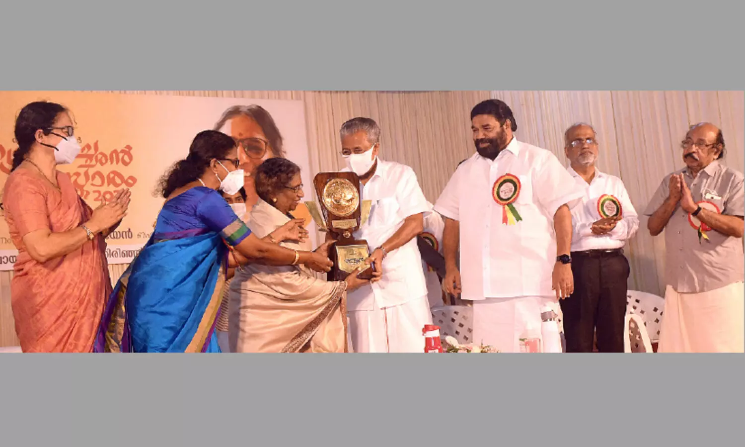 എഴുത്തച്ഛന്‍റെ രാമായണം മഹത്തായ രചന –മുഖ്യമന്ത്രി