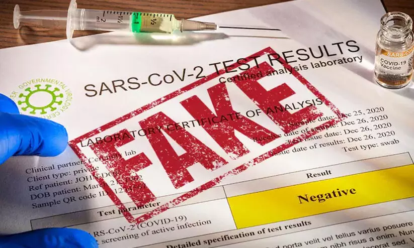 വ്യാജ കോവിഡ് സർട്ടിഫിക്കറ്റ് നൽകി 32.76 കോടിയുടെ തട്ടിപ്പ്: ഡോക്ടർമാർക്കെതിരെ കേസ് വ്യാജ കോവിഡ് സർട്ടിഫിക്കറ്റ് നൽകി 32.76 കോടിയുടെ തട്ടിപ്പ്: ഡോക്ടർമാർക്കെതിരെ കേസ്