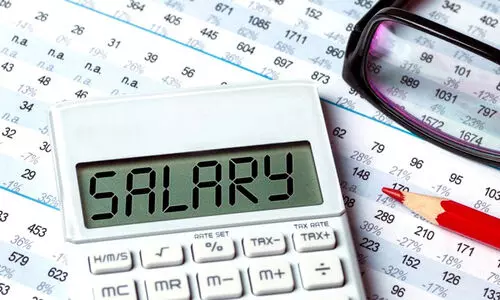 ശമ്പളം വൈകിപ്പിച്ചാൽ കർശന നടപടിയെന്ന് തൊഴിൽ മന്ത്രാലയം