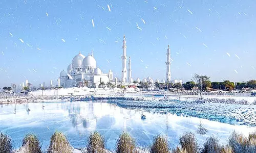 ഇതാ യു.എ.ഇയിൽ  മഞ്ഞ് പെയ്യിച്ച മലയാളി