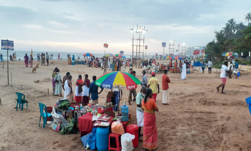 കർക്കടക വാവ്: പാപനാശത്ത് ബലിഘട്ടത്തിൽ ശക്തമായ സുരക്ഷ കർക്കടക വാവ്: പാപനാശത്ത് ബലിഘട്ടത്തിൽ ശക്തമായ സുരക്ഷ