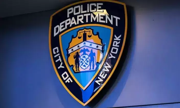 ന്യൂയോർക്കിൽ മൂന്ന് പെൺകുട്ടികൾ വെള്ളക്കാരിയെ ബസിൽ മർദിച്ചു