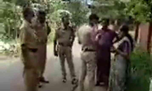 സോമരാജനെ അറിയുമോ? -വഴിചോദിച്ചയാൾ വീട്ടമ്മയുടെ മാല പൊട്ടിച്ച് കാലിൽ കാർ കയറ്റി സ്ഥലംവിട്ടു