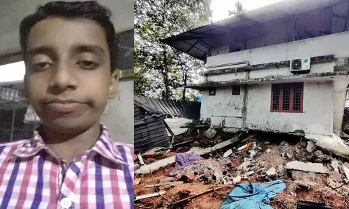 ദുരന്ത വാർത്തയിൽ വിറങ്ങലിച്ച് പെരുമ്പാവൂർ; മഴയിൽ ഭിത്തി നനഞ്ഞത് വീടിന്റെ തകർച്ചക്ക് ഇടയാക്കിയെന്ന് നിഗമനം ദുരന്ത വാർത്തയിൽ വിറങ്ങലിച്ച് പെരുമ്പാവൂർ; മഴയിൽ ഭിത്തി നനഞ്ഞത് വീടിന്റെ തകർച്ചക്ക് ഇടയാക്കിയെന്ന് നിഗമനം