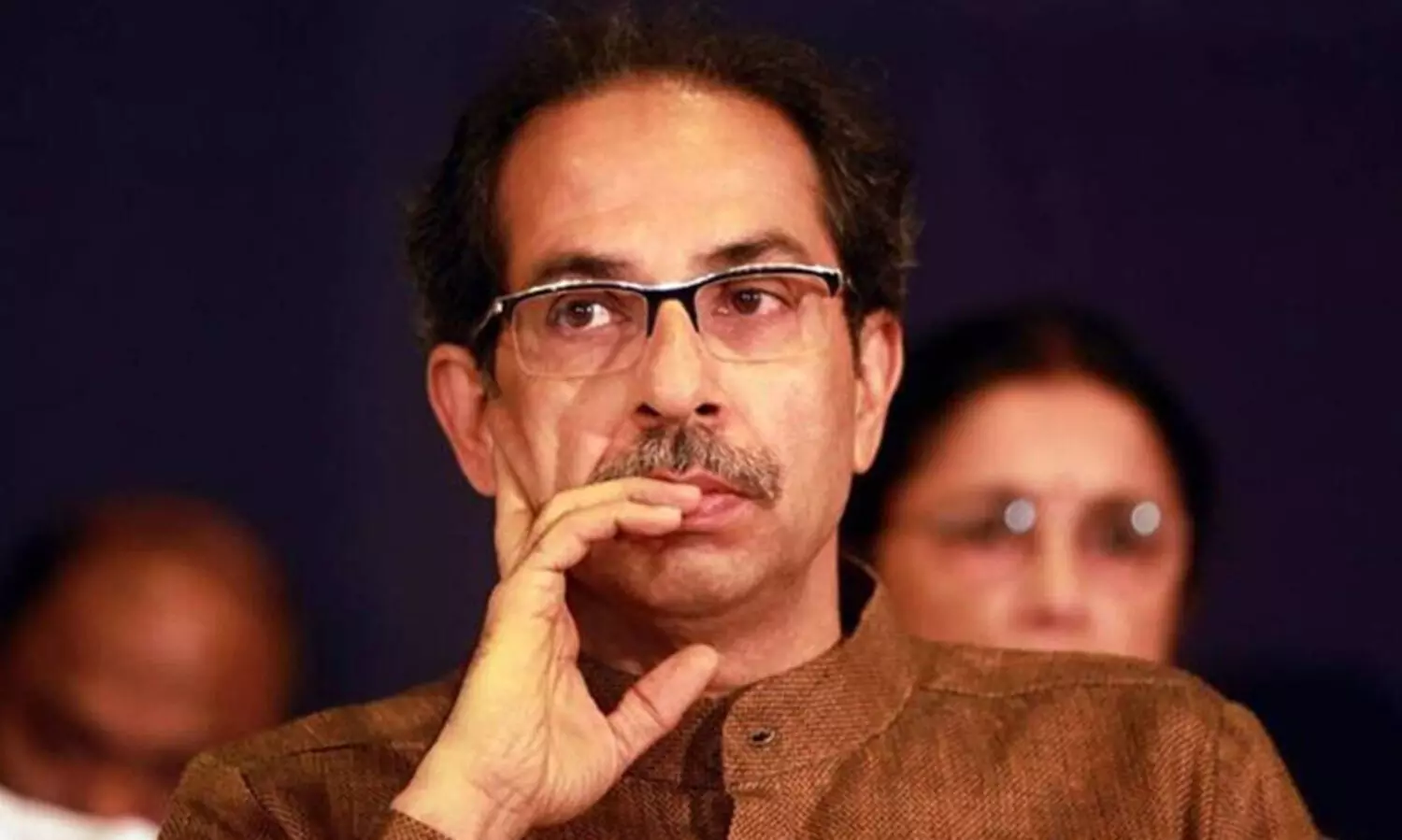 ശിവസേന ചിഹ്നത്തിന് ഷിൻഡെയുടെ അവകാശവാദം; ഉദ്ധവിനോട് പ്രതികരണം തേടി തെരഞ്ഞെടുപ്പ് കമ്മീഷൻ